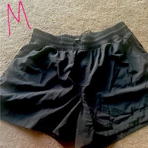 Old Navy Active wear size medium w/ zipper pockets